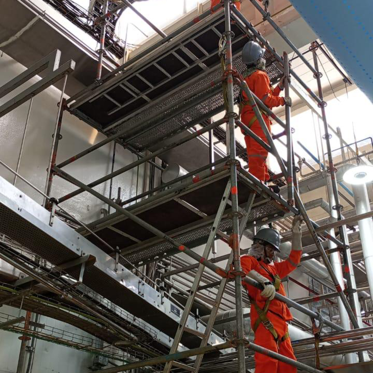 MONTAJE DE ANDAMIOS MULTIDIRECCIONALES - Servicio de KSTEEL Solutions